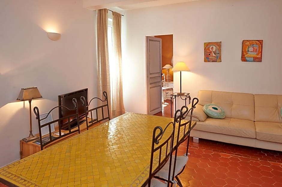 La Grande Maison De Nans