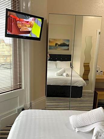 Standard family of 5 room