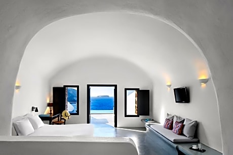 Infinity Cave Suite with private pool