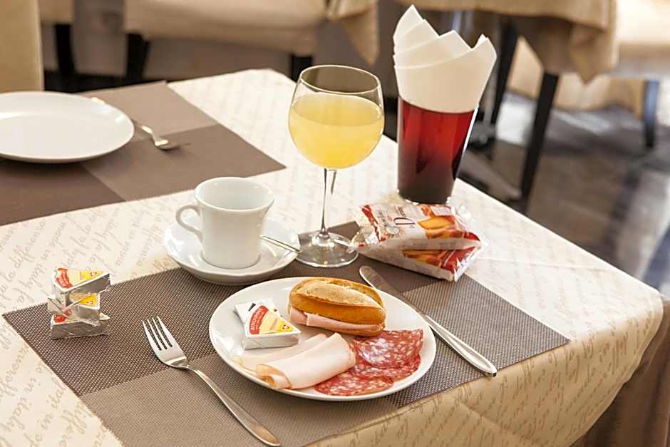 Hotel Adriano