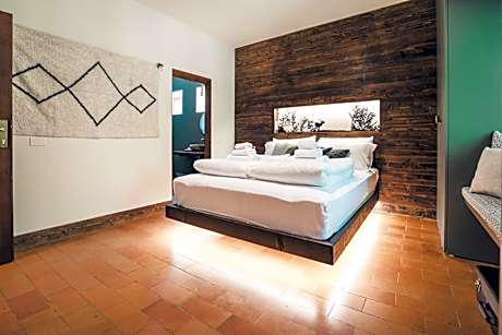 Deluxe Double Room with Extra Bed