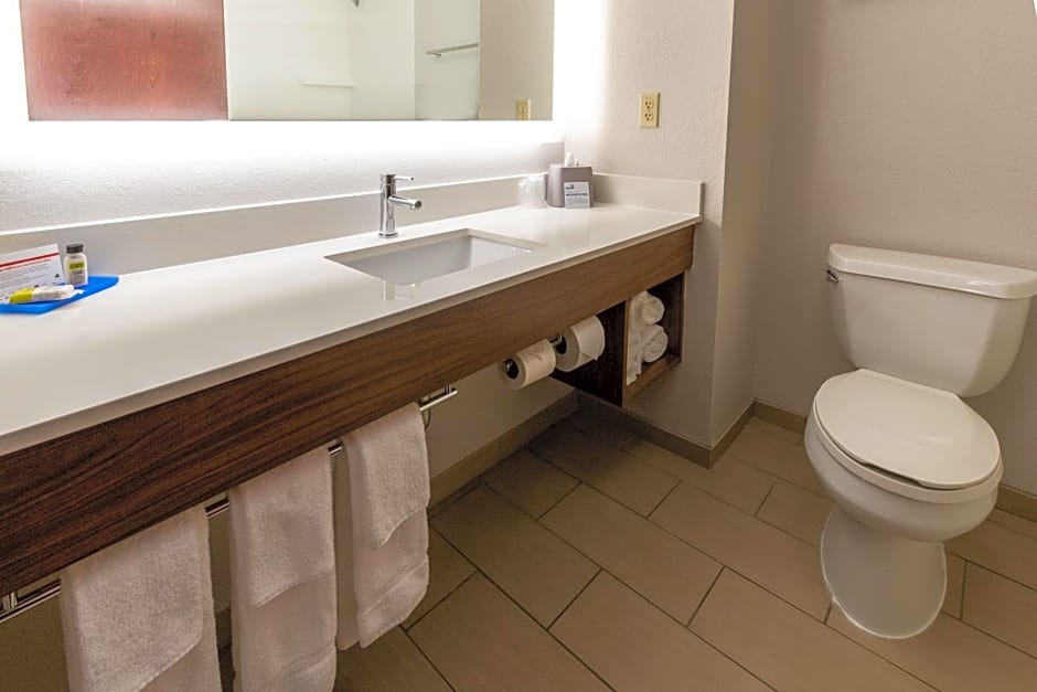 Holiday Inn Express Hotel And Suites Tupelo By IHG