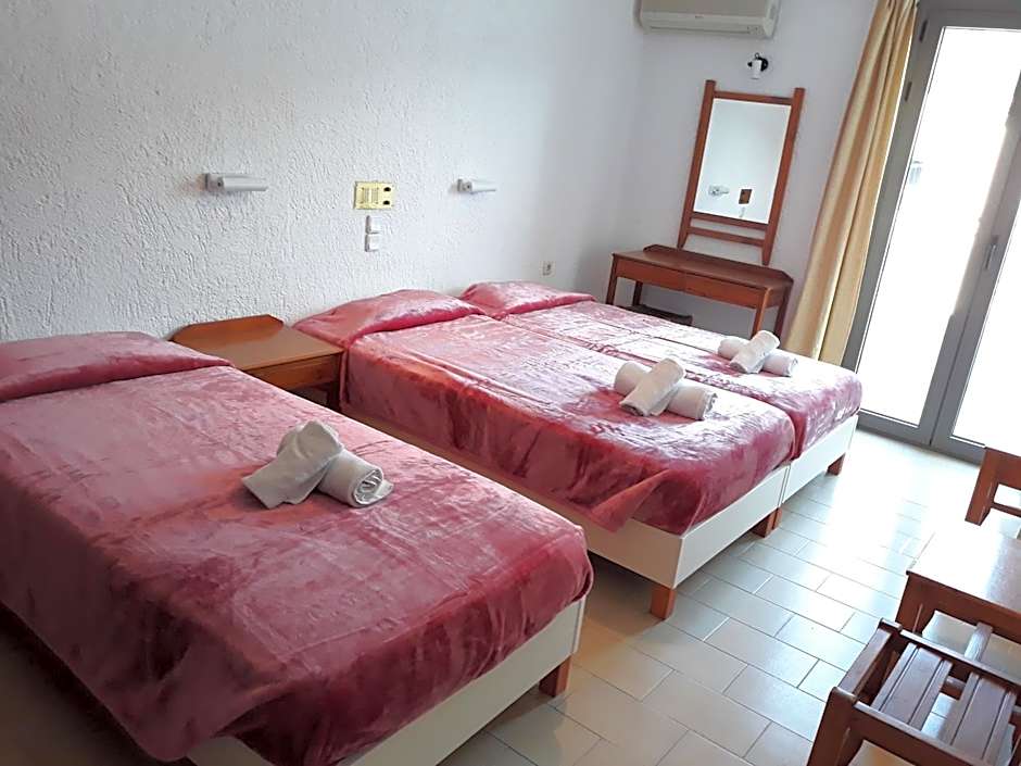 Photo 1 of 3 of Triple Room