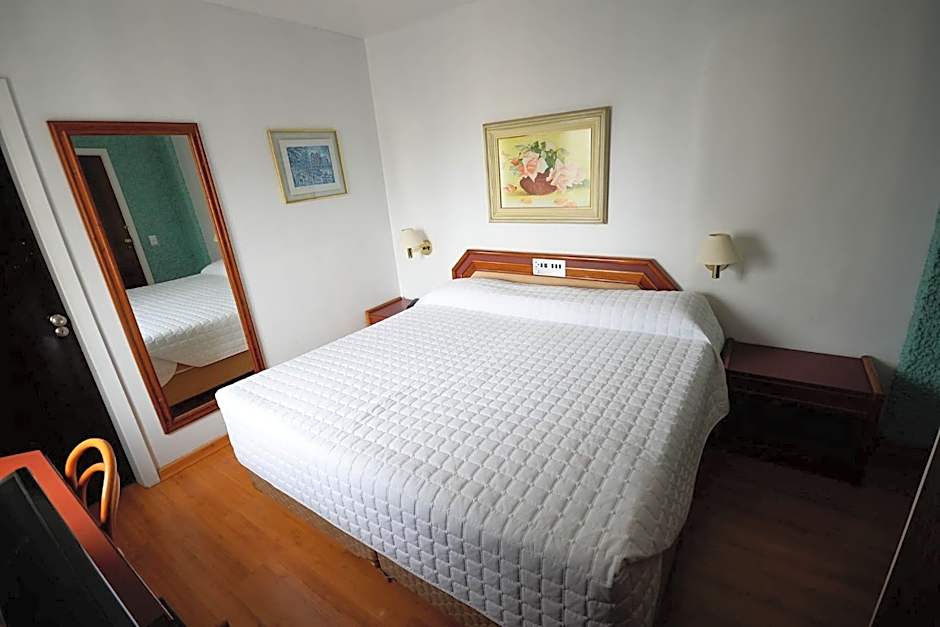 Caravelle Palace Hotel