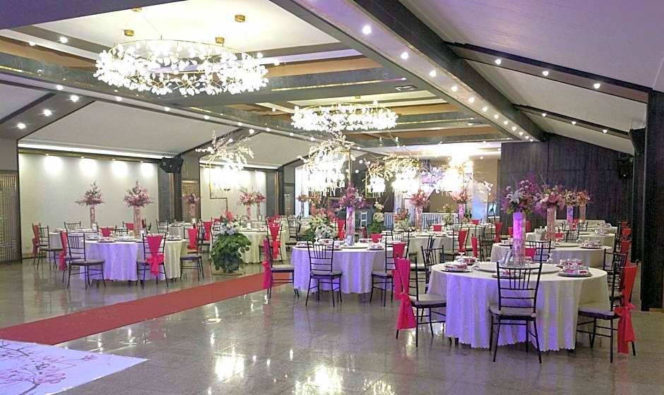 Star Plaza Hotel