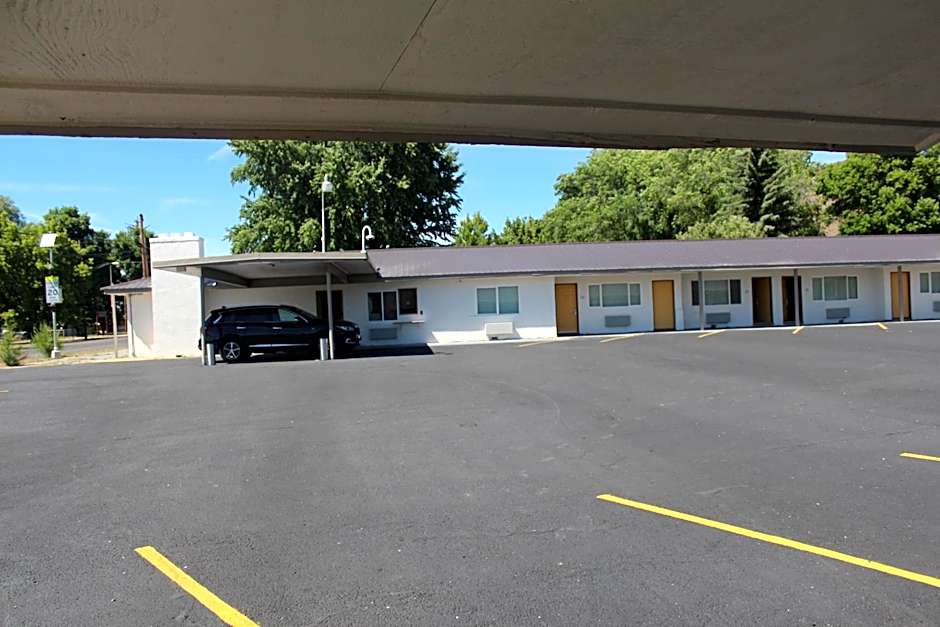 Oregon Trail Inn and Suites