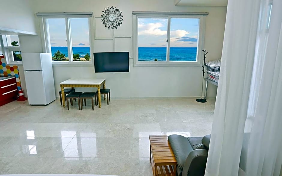 Gangneung Buchaegil Motel and Pension