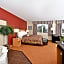 Clackamas Inn and Suites