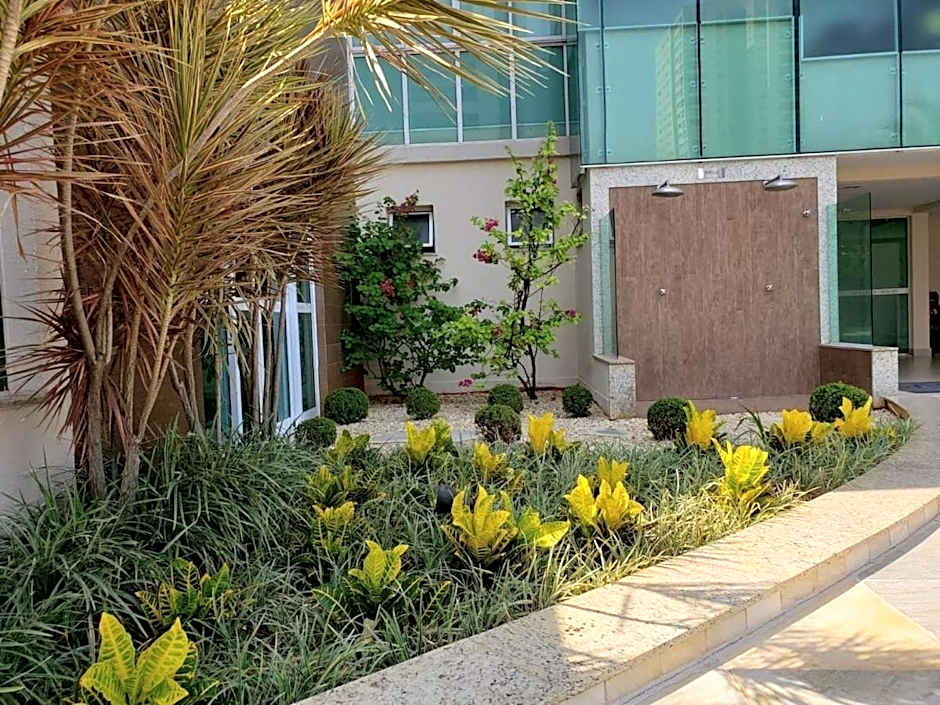 1 Qts.| 2 Hósp. | Linda vista| Ao lado do Shopping