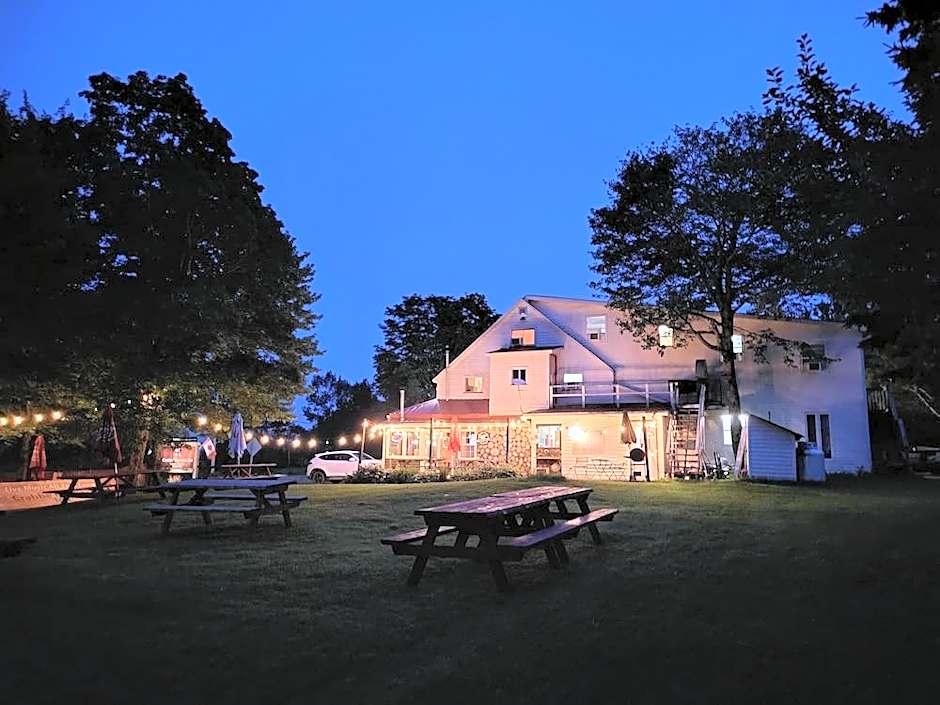 Crabbe Mountain Inn