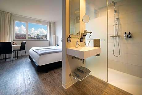 THE INNSIDE ROOM