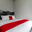 RedDoorz Plus near Jungeland Sentul