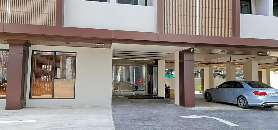 THE NEUF RATCHADA HOTEL