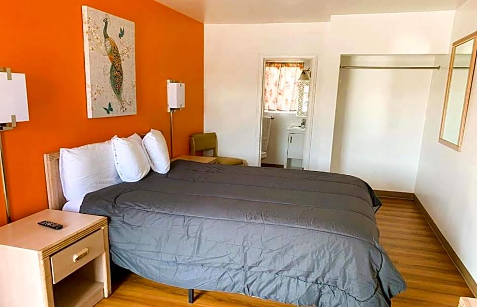 Royal Gateway Motel by OYO