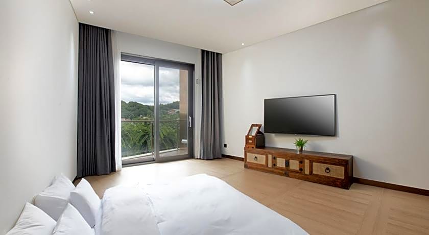 N Bridge Hotel