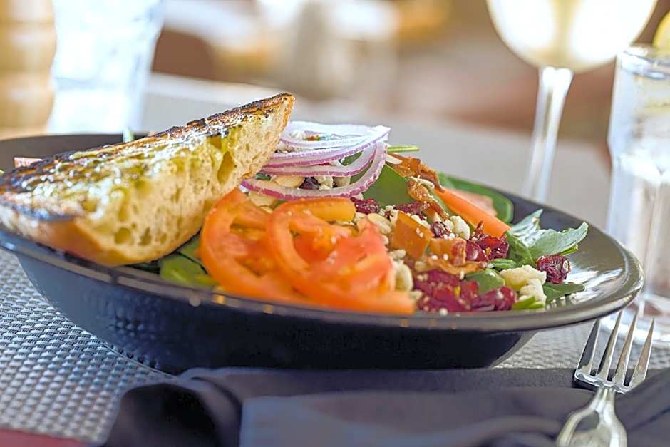 DoubleTree by Hilton Rockland, MA