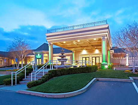 Holiday Inn Redding, an IHG Hotel