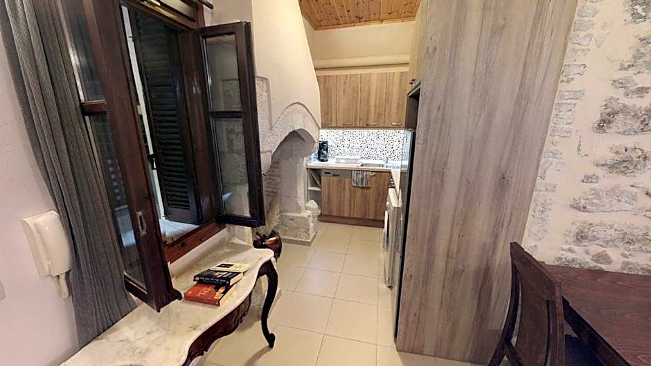 Porto Enetiko Suites