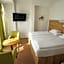 Hotel Argument