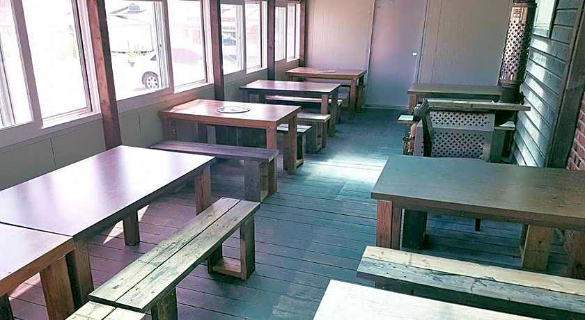 Green And Blue Hotel