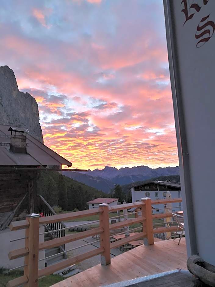 Rifugio Stella Alpina Spiz Piaz per escursionisti