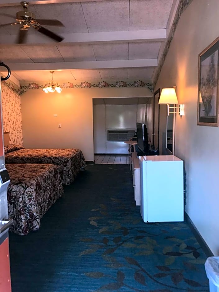 Red Carpet Inn