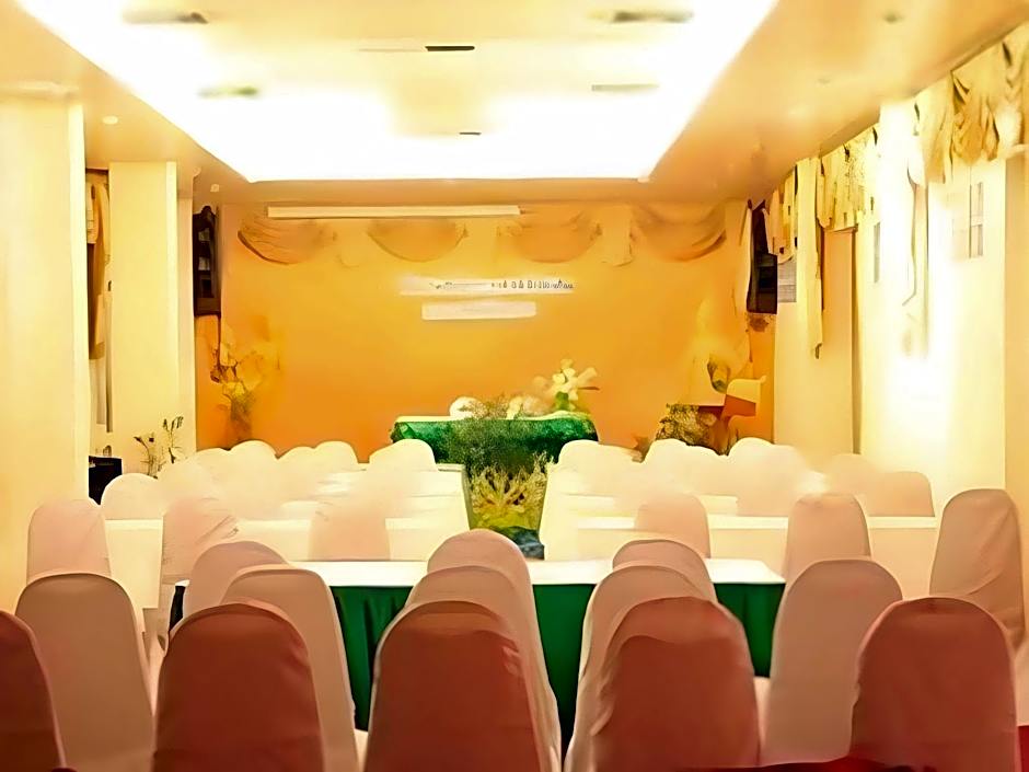 Sunday Ayothaya Hotel