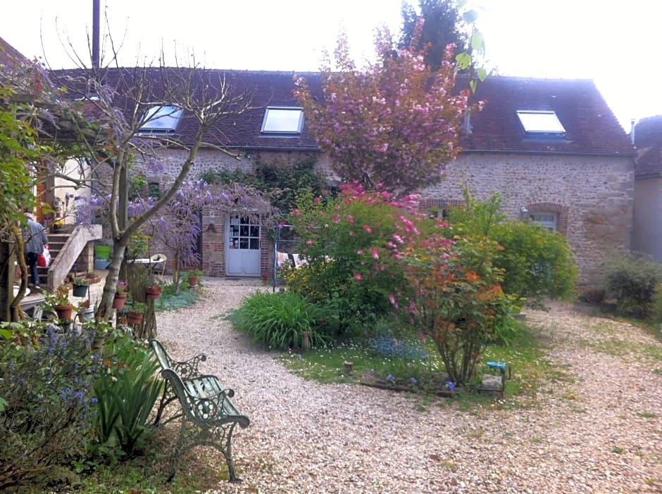 3 Roses – Villeneuve-sur-Yonne, NV
