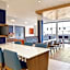 Holiday Inn Express & Suites Sarasota Bradenton