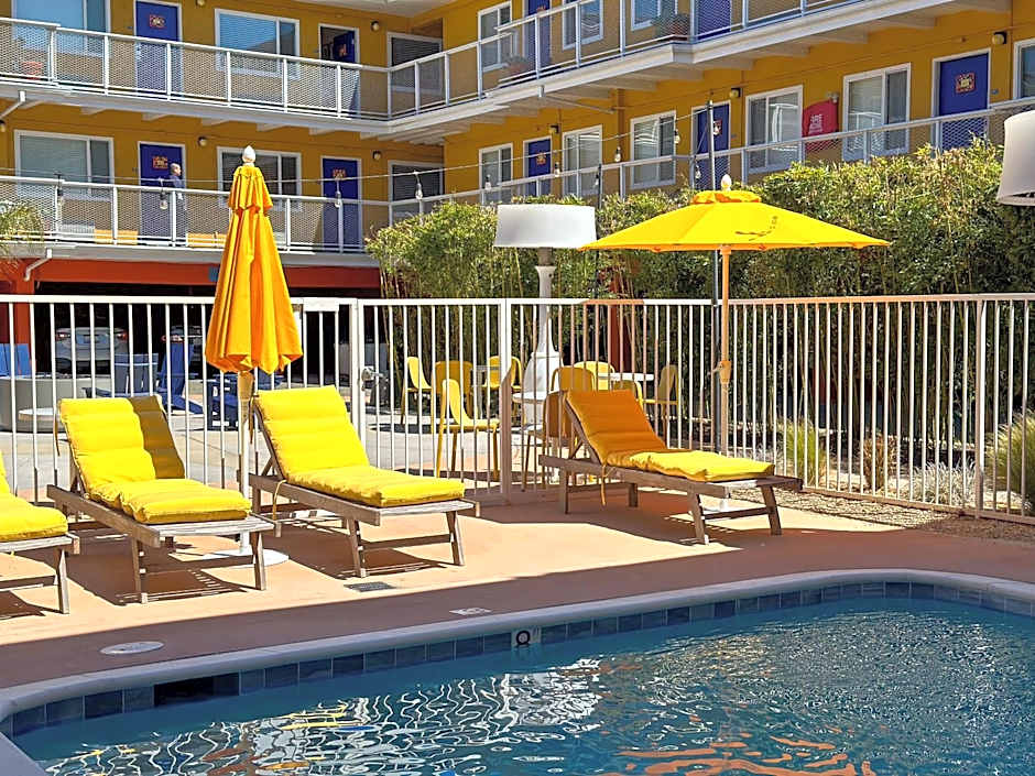 Hotel Del Sol