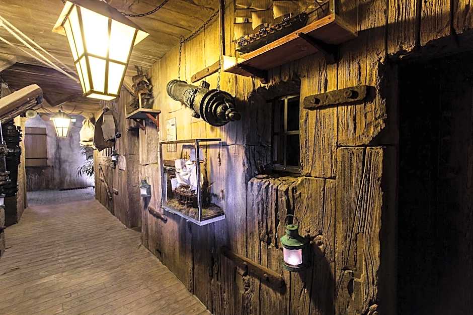 Hotel Pirates World