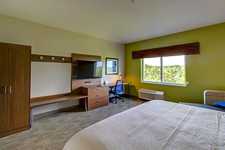 King Room - Hearing Accessible