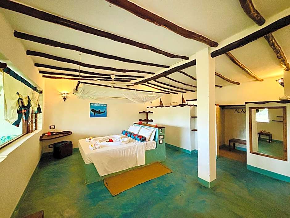 Basecamp Mafía Island