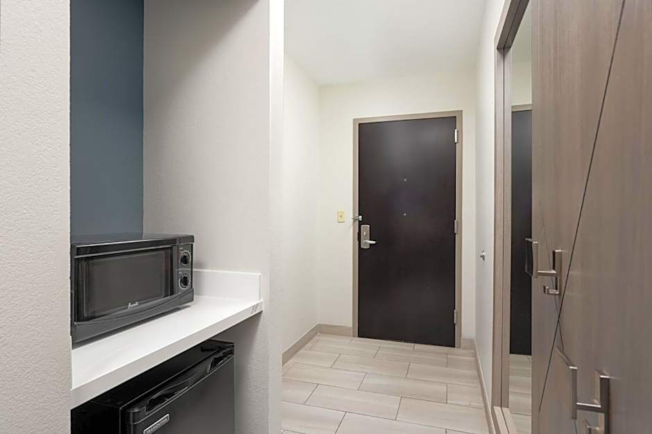Holiday Inn Express Hotel & Suites Newport South By IHG