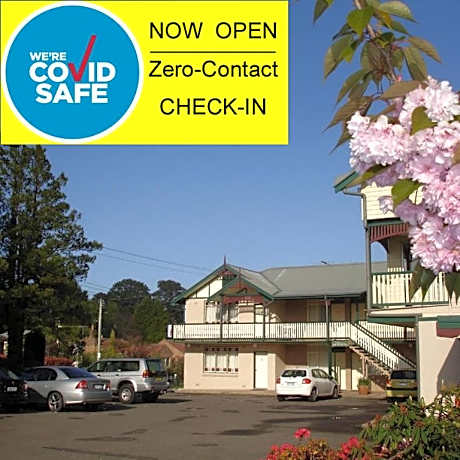 Three Explorers Motel