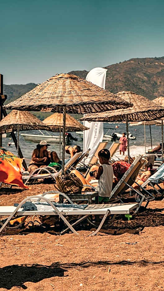 Thanos Hotel
