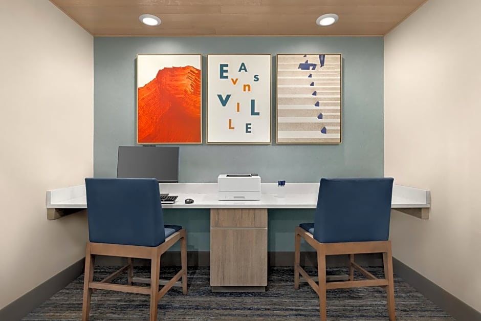 Holiday Inn Express & Suites Evansville Downtown, an IHG Hotel