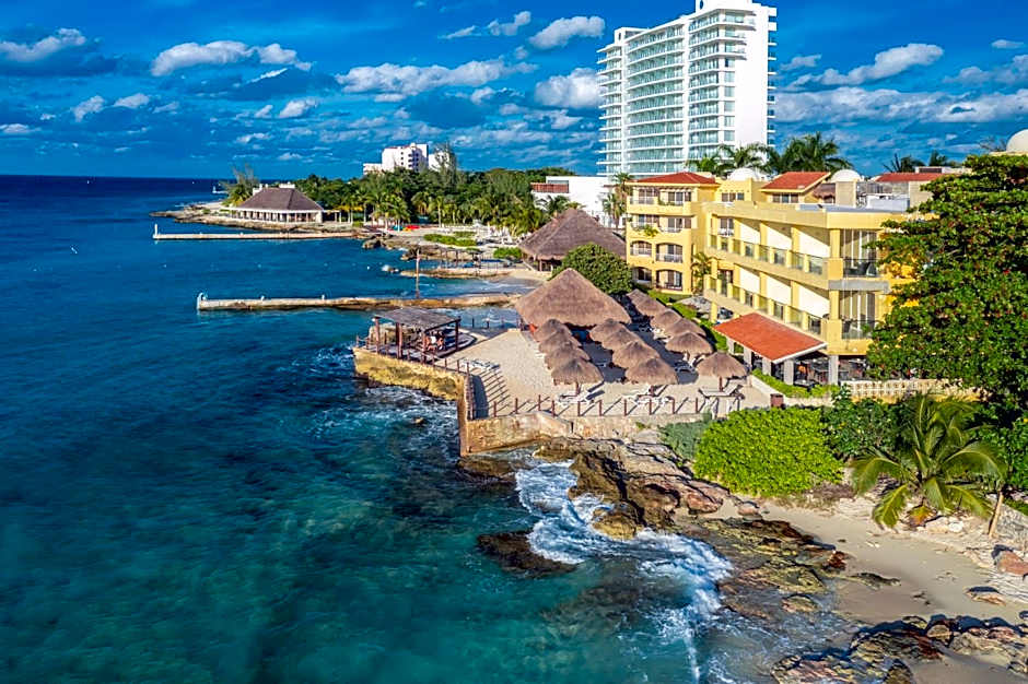 Playa Azul Golf & Beach Resort