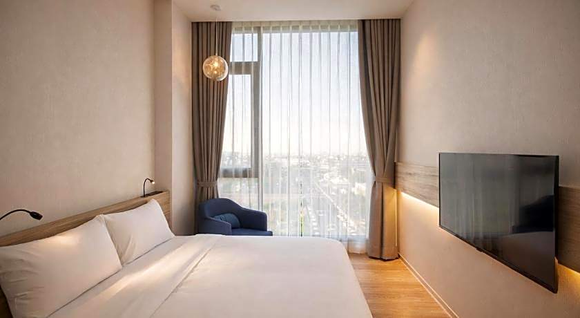 Explore Hotel