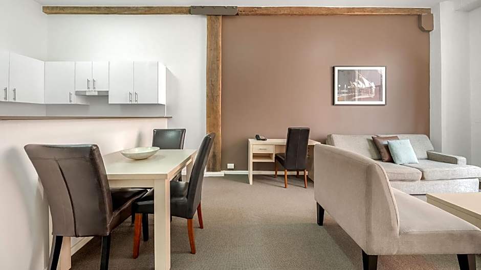 Oaks Sydney Goldsbrough Suites