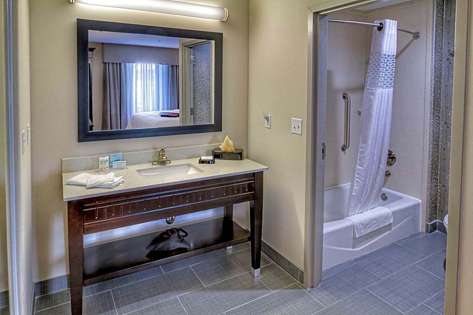 Hampton Inn By Hilton And Suites Ada