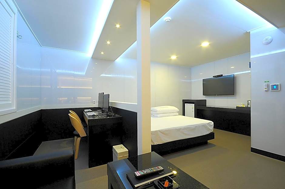 WA Hotel