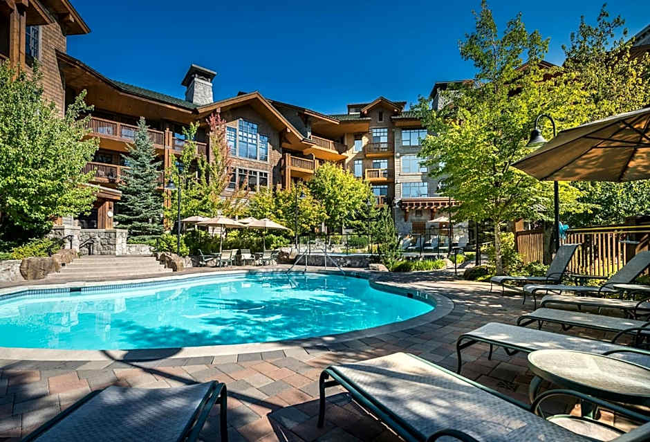 First Tracks Lodge, by Lodging Ovations