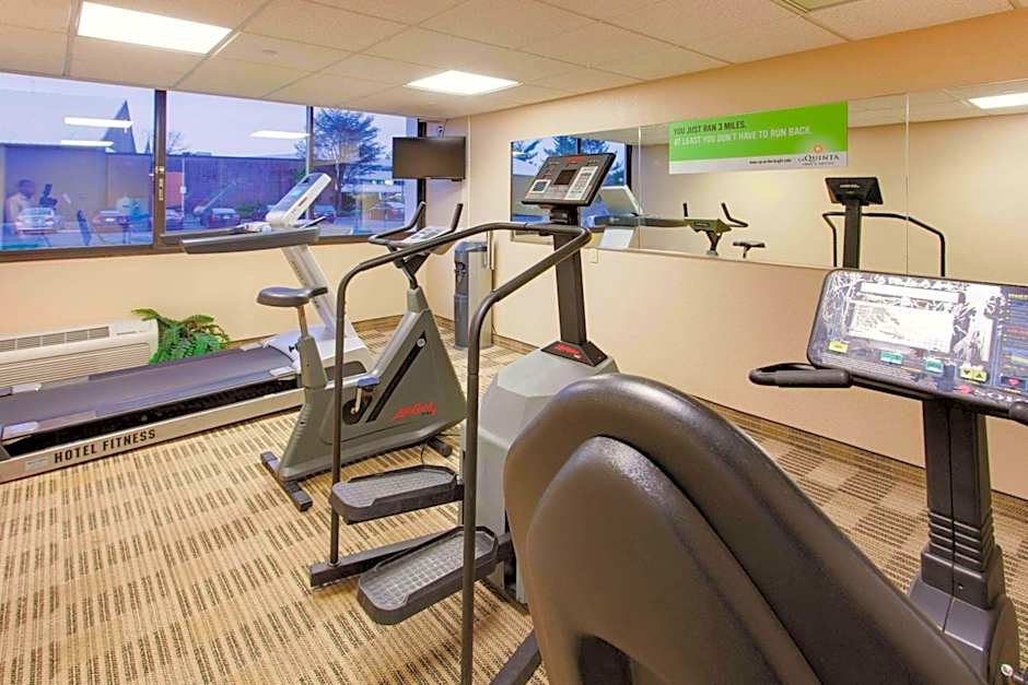 Ramada by Wyndham Fairfield NJ