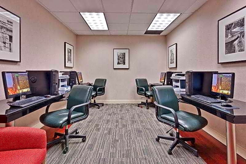 Holiday Inn Montreal Midtown