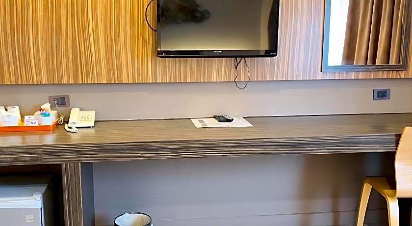 Dragon River Avenue Hotel