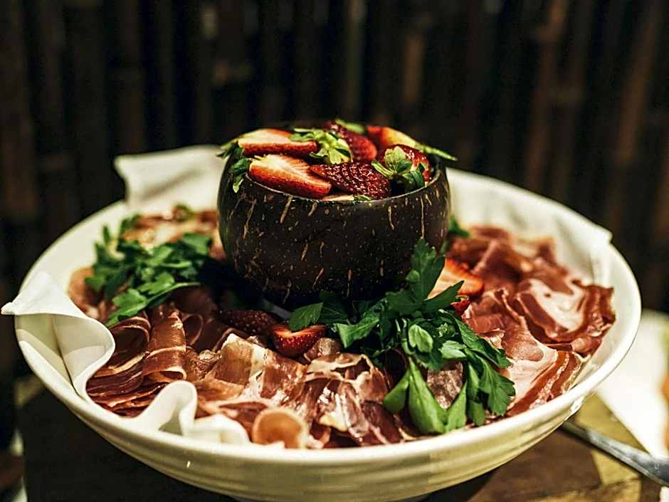 Peppers Beach Club & Spa