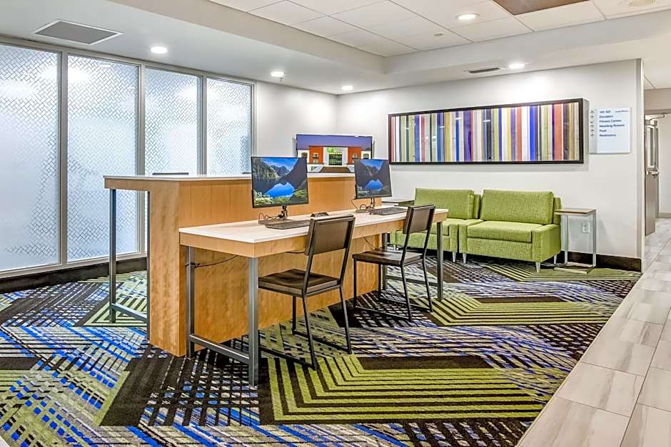 Holiday Inn Express And Suites Longview North By IHG