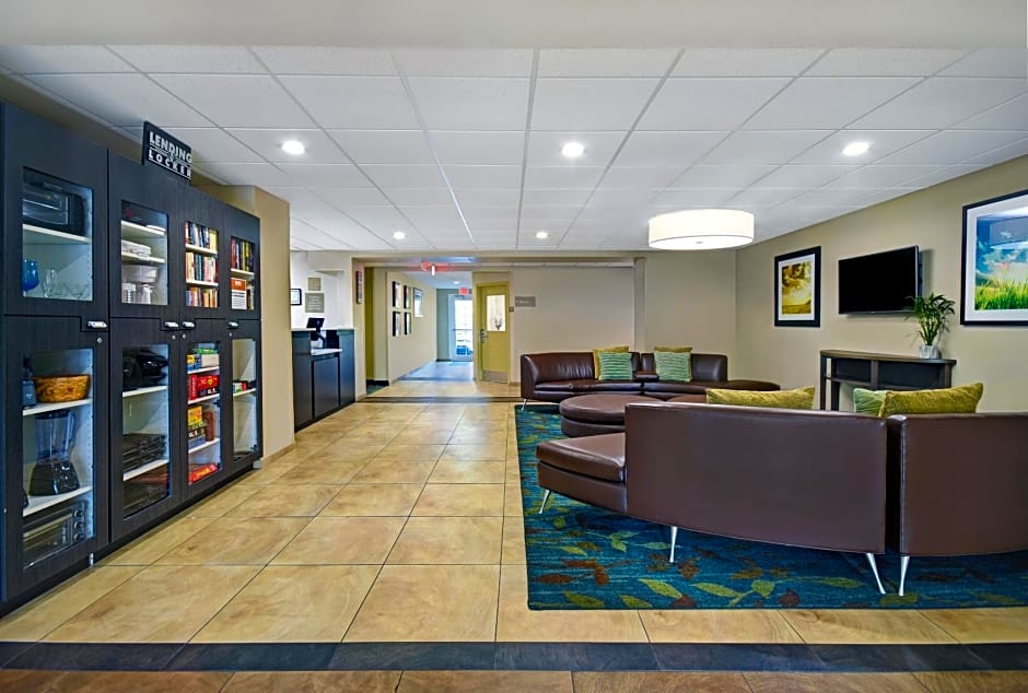 Candlewood Suites Columbia-Fort Jackson, an IHG Hotel