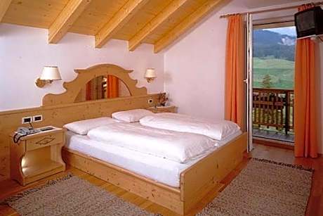 Double or Twin Room with Balcony
